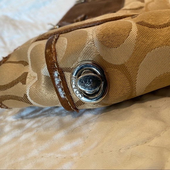 Coach logo clutch brown and tan - Picture 5 of 8